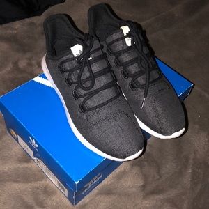 Adidas tubular shadow